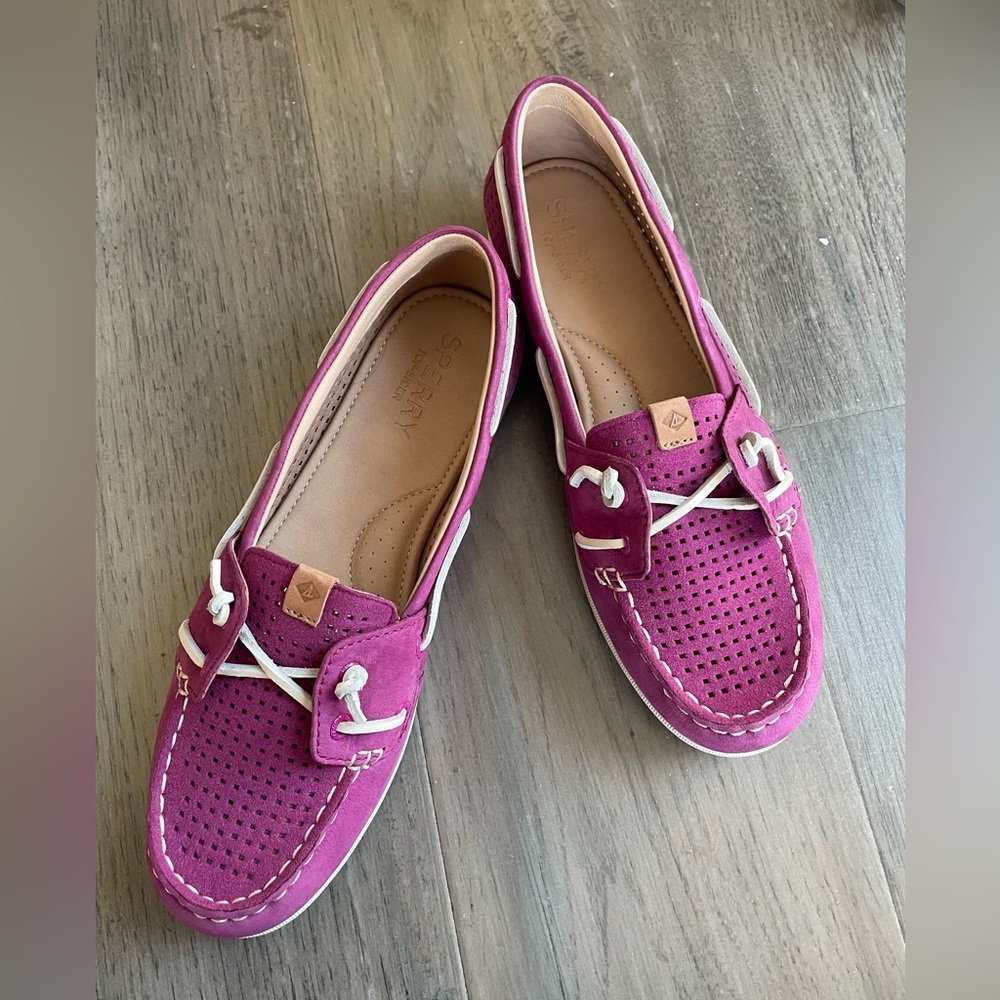 NWOT Sperry Topsider Woman’s Coil Ivy Perforated Pink Leather Flats